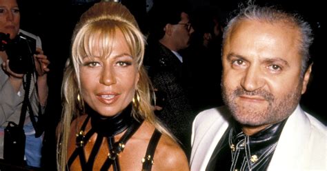 que paso con versace|gianni Versace y su pareja.